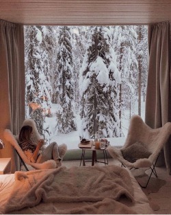 :B~ - https://weheartit.com/entry/286130423