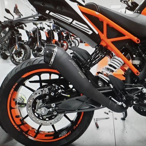 Tuning für dein Motorrad Tuning for your bike by wheel-sticker.com . . #ktm #duke125 #ktm125 #wheeld