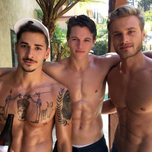 XXX boyzoo:  Ryan Vincent, Alex Valley, Francesco photo