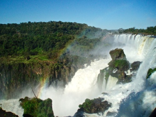 Cataratas del Iguazú, Misiones, Argentina, 2007.This is the largest single fall. The far side of the