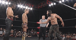 sassamura:  Ring of Honor’s mandatory handshakes throw Shinsuke Nakamura for a loop  Hahahaha