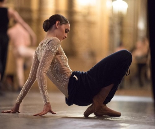 strechanadi: Adele BelemRenaissance backstagephoto: Natalia Voronova