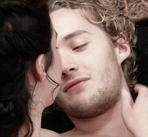 waitingforthefireflies:FRANCIS DE VALOIS & MARY STUARTREIGN || ep. 3.05 “In a Clearing”