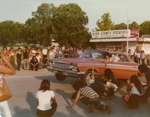 therealhollywoodbandit:  1974 My sister was on her way to her first official car show they stopped for food and meet Raza from all over Cali , New Mexico , and Arizona she said they were good people and Raza from that point on was her life. Must have