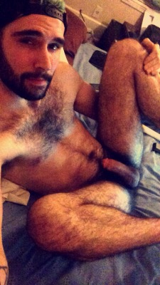 dino429:  the-iant:  Selfie ;)  Yummy 