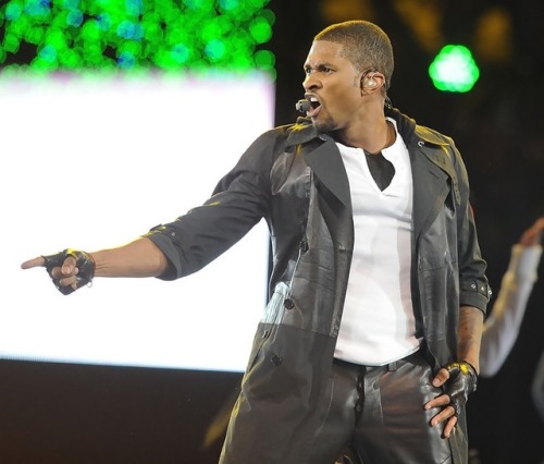 lamarworld1:Usher booty & bulge