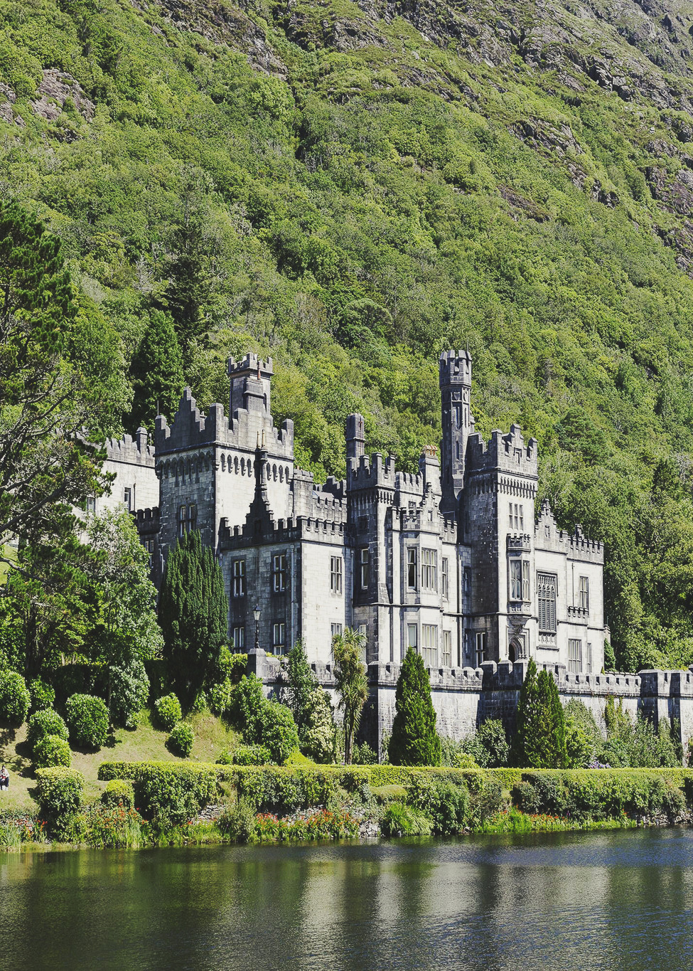 mstrkrftz:   Kylemore Abbey (Ireland) | Alessio Gioana  wow