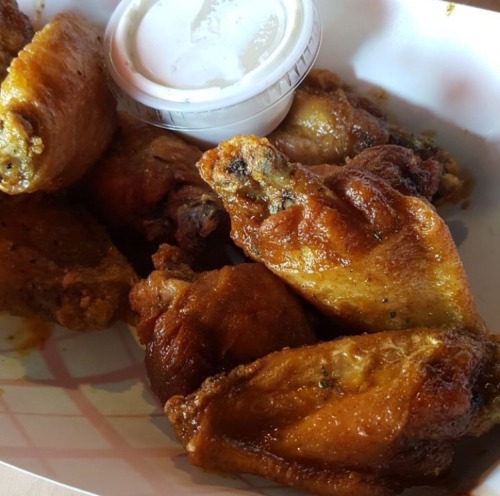 solarsematary:  subzeros:  drinkmorewoder:  afro-arts:  ATL Wings  www.atlwings.com // IG: atlwingschandler - IG: atlwingsphoenix  Chandler, AZ  Phoenix, AZ  CLICK HERE for more black owned businesses!    You can tell this is in the hood somewhere  I