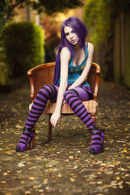 tightsobsession:  Play naive. 