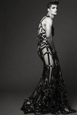 galerie-de-photos:  salvelanz:By LANZ photo by LANZ