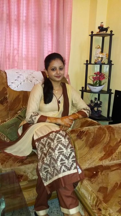 kkarishma-tempting: Sexy paki bhabhi collection coming soon part 1 Awesome waiting for next pics
