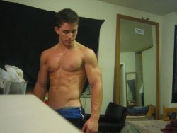 musclebodybuilderman:  http://musclebodybuilderman.tumblr.com/
