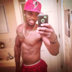 lookwhoigot:  I would date him!!! Def my