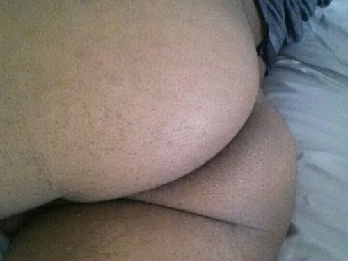 bthafreak:  owenhill16:  too much ass another one 🍑💦👅👅😋  come take of this @owenhill16