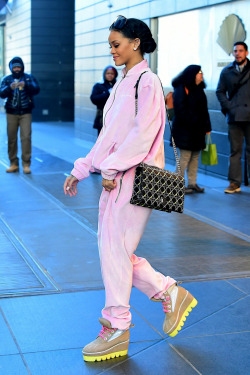 smokingsomethingwithrihanna: Out And About In NYC (Mar. 13)