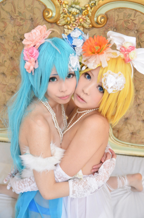 Vocaloid - Miku Hatsune & Rin Kagamine 8HELP US GROW Like,Comment & Share.CosplayJapaneseGirls1.5 - www.facebook.com/CosplayJapaneseGirls1.5CosplayJapaneseGirls2 - www.facebook.com/CosplayJapaneseGirl2tumblr - http://cosplayjapanesegirlsblog.tumbl