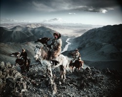 cinemagorgeous:  Before They Pass Away. Photographer Jimmy Nelson traveled around the earth to try and document the world’s most secluded tribes.  