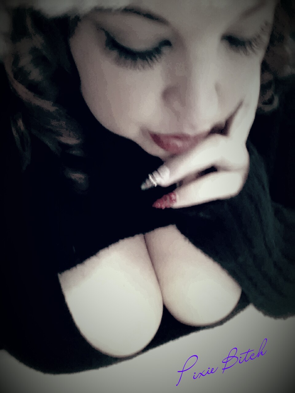 pixie-bitch75:  Who’s a Sexy Lil Santa helper??? 💜kisses,pixie💜