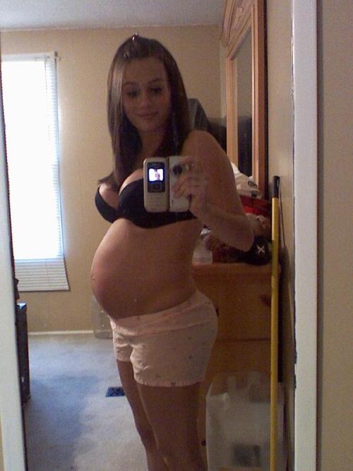 pregnant-is-the-new-sexyx: Pregnant babes are so hot