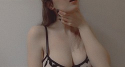 Porn photo booksmadeofvelvet:🥀I’m dying for another