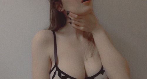 Porn Pics booksmadeofvelvet:🥀I’m dying for another