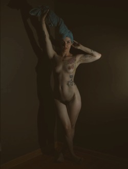 ladyroue:  post shower. Photo by JasonStahl