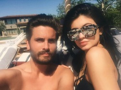 jenner-news:   Kylie:   “pool day @ the