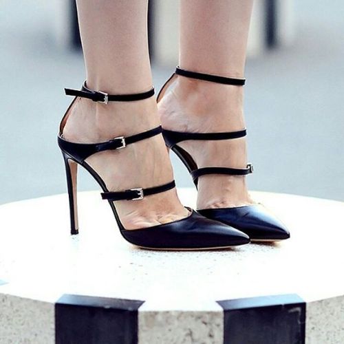 pointy toe