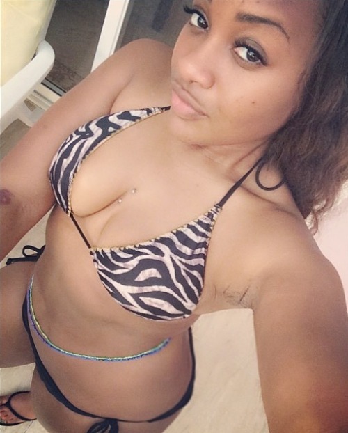 allthingsbootiful:  Alexis