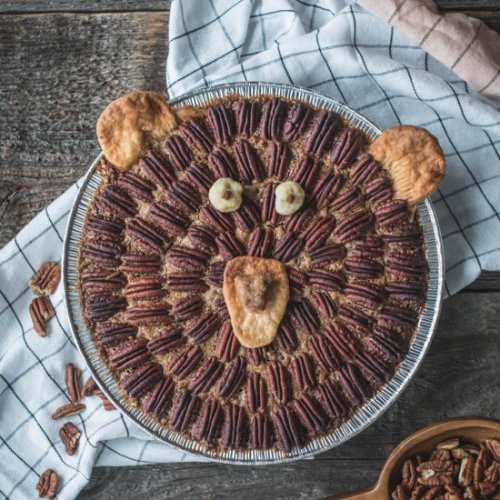 dessertgallery:A Beary Pecan Pie-Your source of sweet inspirations! || BAKEDECO = Your one stop shop