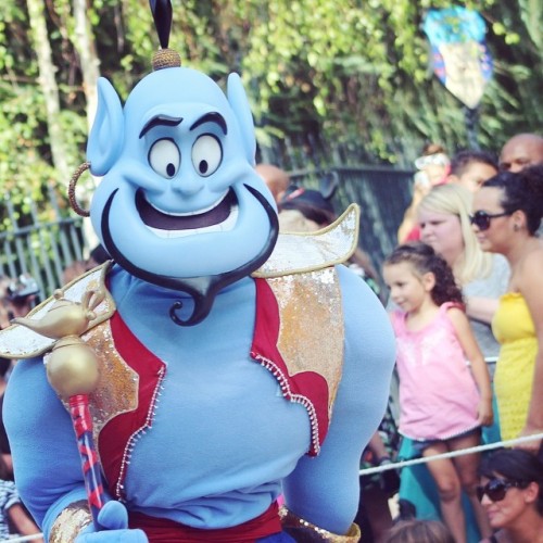 justlikedisney:“Genie I’m… I’m gonna miss you.”#rip #robinwilliams