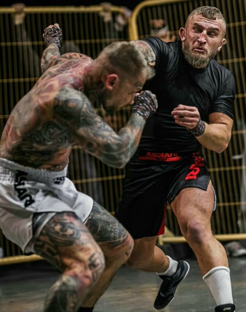 Boom Fists And Knees In A Bareknuckle KOTS Fight