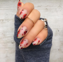 nailsandinspo:  NINA PARK . 🌹💛💠💅🏽🔥