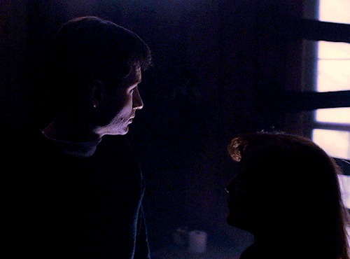 cristinaricci:  THE X-FILES | Darkness Falls (1.20)I told her it was going to be a nice trip to the forest.