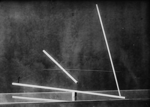 Johannes Zabel, Marianne Brandt, Study in Balancefrom László Moholy-Nagy’s Preliminary Course 