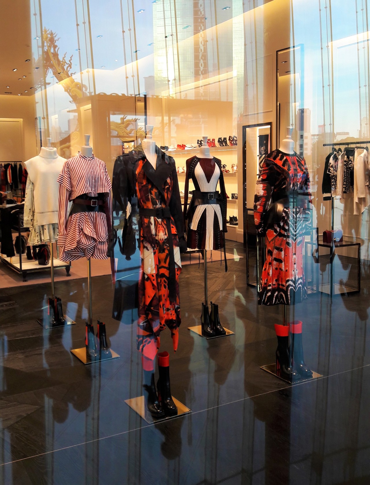 alexander mcqueen iconsiam