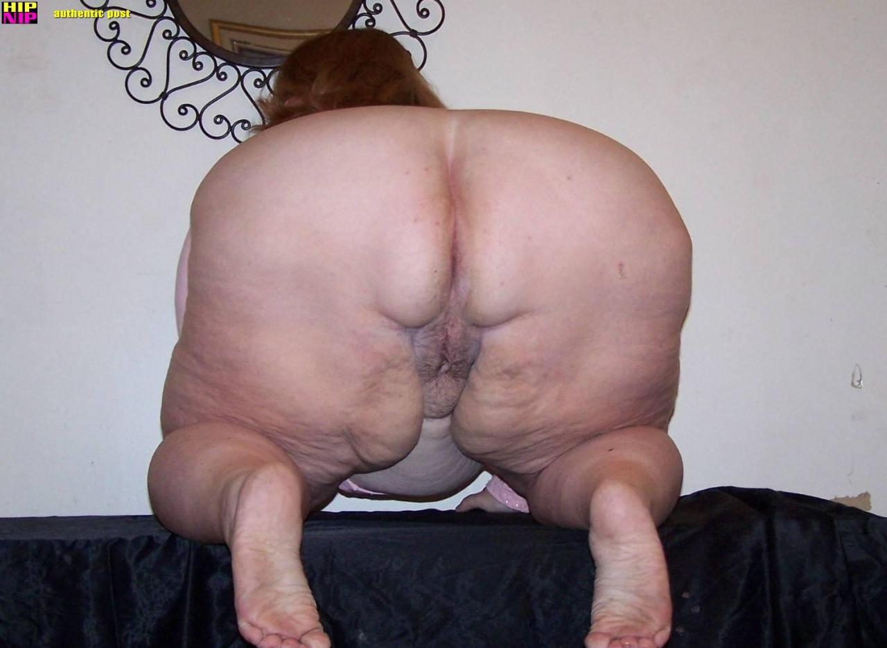 supersizethighlover:  I’d like to eat that just like that!