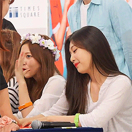 sekaisgf:happy queen ft. a smoll flower princess