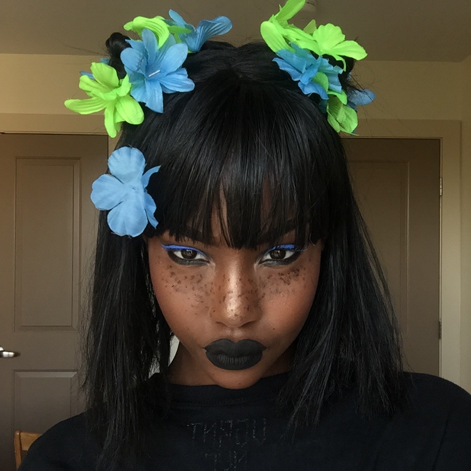 samanta-m:  Flowers x Black Lipstick