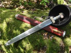 art-of-swords:  Handmade Swords - Beadoleoma