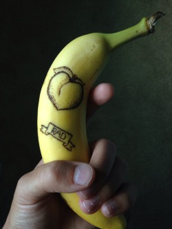 astrogirl434:  tattooed punk banana