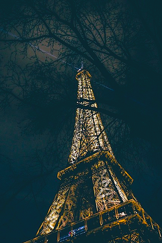 thelavishsociety:  Insomnia by Visionelie | LVSH