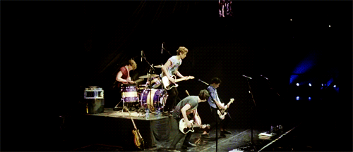 well-damn-luke:  ashtonstawp:  Luke is so punk rock.. look how punk he is   can u fukn naut  