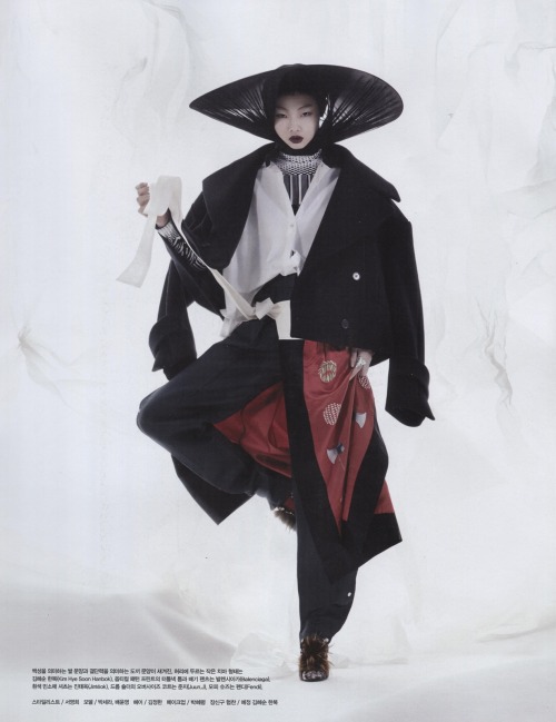 koreanmodel:Sera Park and Bae Yoonyoung by Oh Sangsun for Vogue Korea Jan 2015