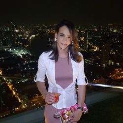 vanjatv:  Carla Almeida 