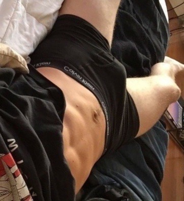 debriefedmag:Celebrity Bulges: Tom Holland’s bulging Calvins