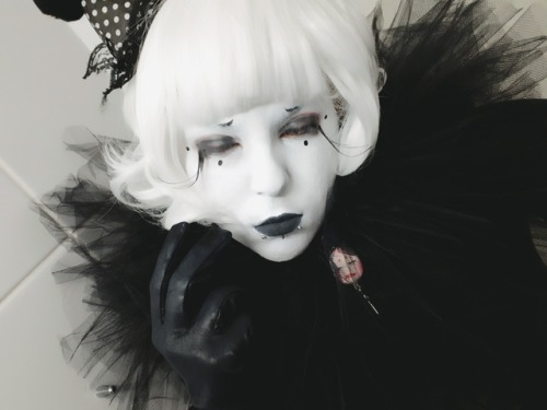noir-exe:  ✝ Spooky boy ruins local birthday party  ✝  (he/him)