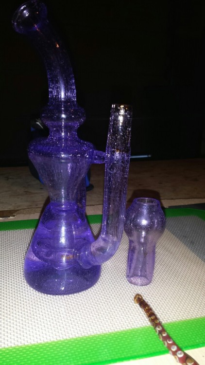 thedabgod710:  Purple rain hourglass recycler from n3rd glass