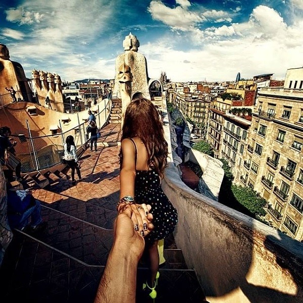 skape-arts:  the idea is aesthetically beautiful. love takes you to anywhere.  