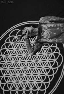 pierxe-the-veil:  Oliver Sykes | Bring Me